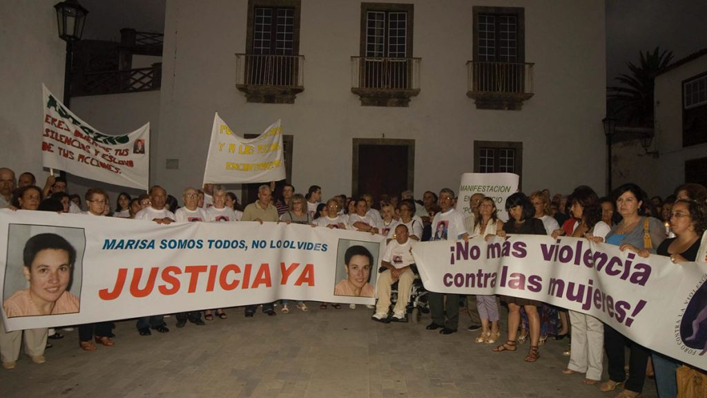 Los vecinos de San Juan de La Rambla han mantenido vivo el recuerdo de Marisa con manifestaciones y protestas periódicas. DA