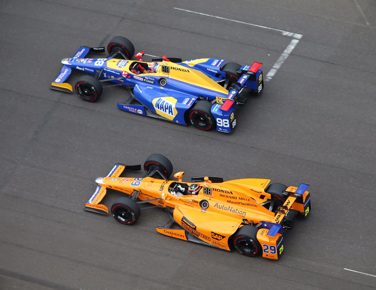 Fernando Alonso en pit durante la prueba de las 500 Millas de Indianápolis | Mark J. Rebilas-USA TODAY Sports