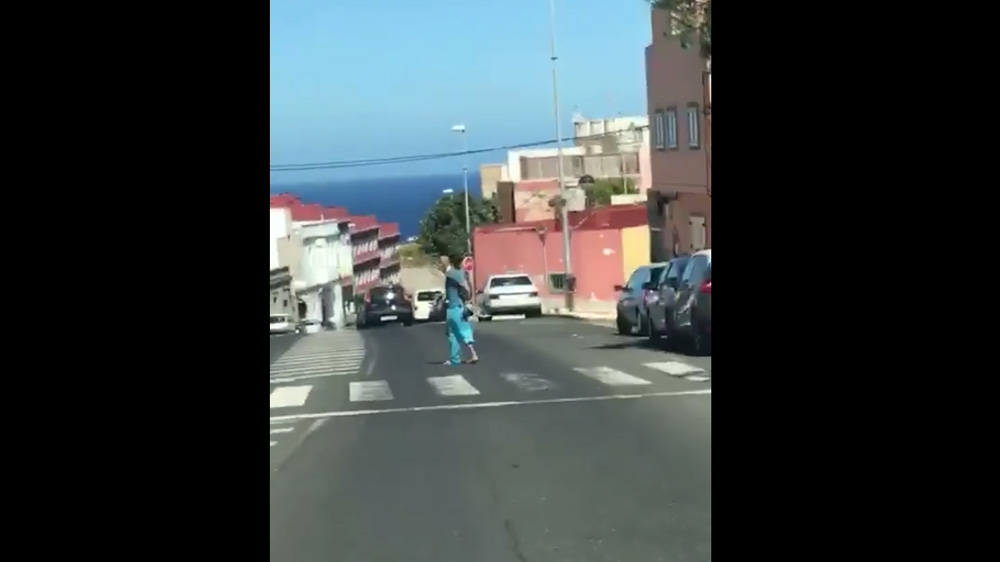 Aparecen maniatado y sangrando por las calles del Carrizal, en Ingenio, Gran Canaria | EmergCAN