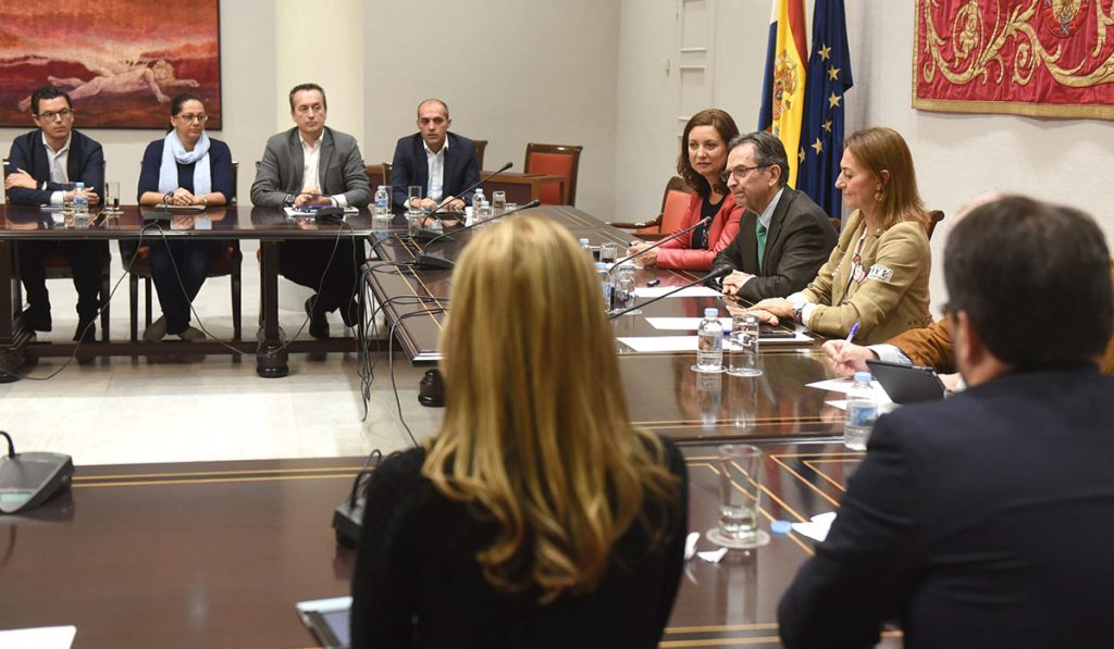 Una de las reuniones de la comisión parlamentaria sobre la reforma del sistema electoral. Sergio Méndez