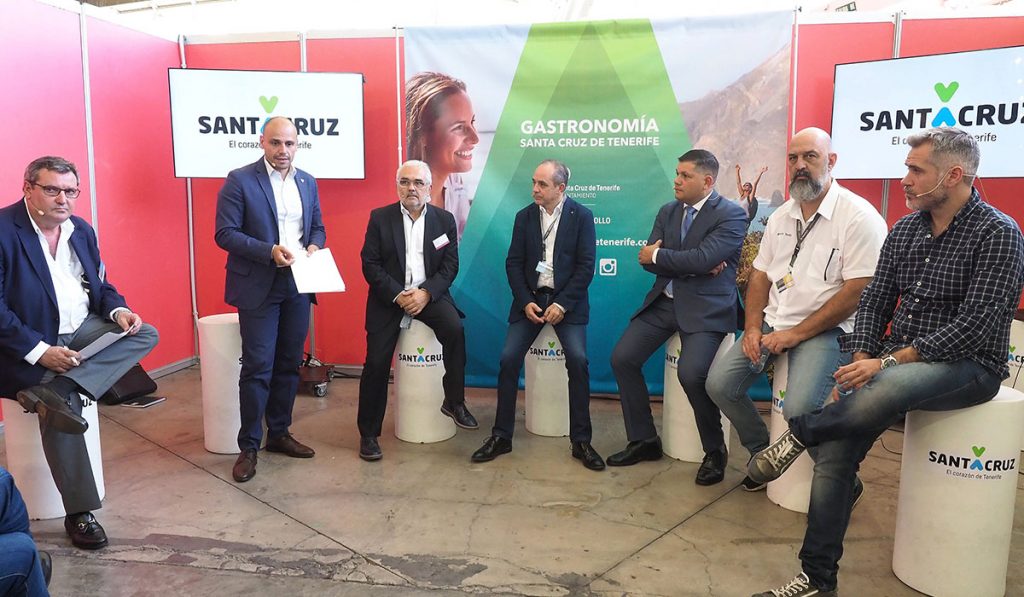 Conde, Cabello, Armas, Pastor, Quintero, Tavío y Solana reflexionaron sobre el futuro gastronómico de Santa Cruz. Sergio Méndez