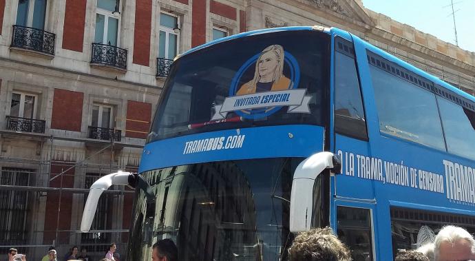 El 'Tramabús' de Podemos con Cristina Cifuentes como invitada especial aparca en Sol | EUROPA PRESS