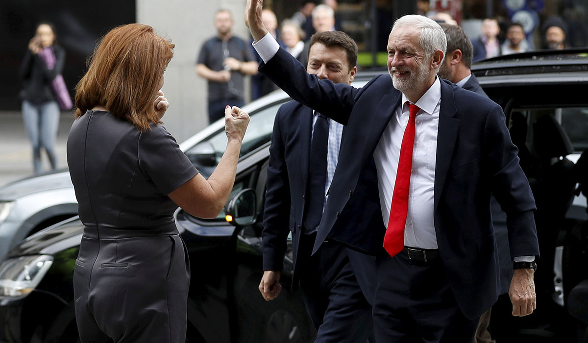 Jeremy Corbyns a su llegada a la sede del Partido Laborista en Londres. REUTERS/Peter Nicholls