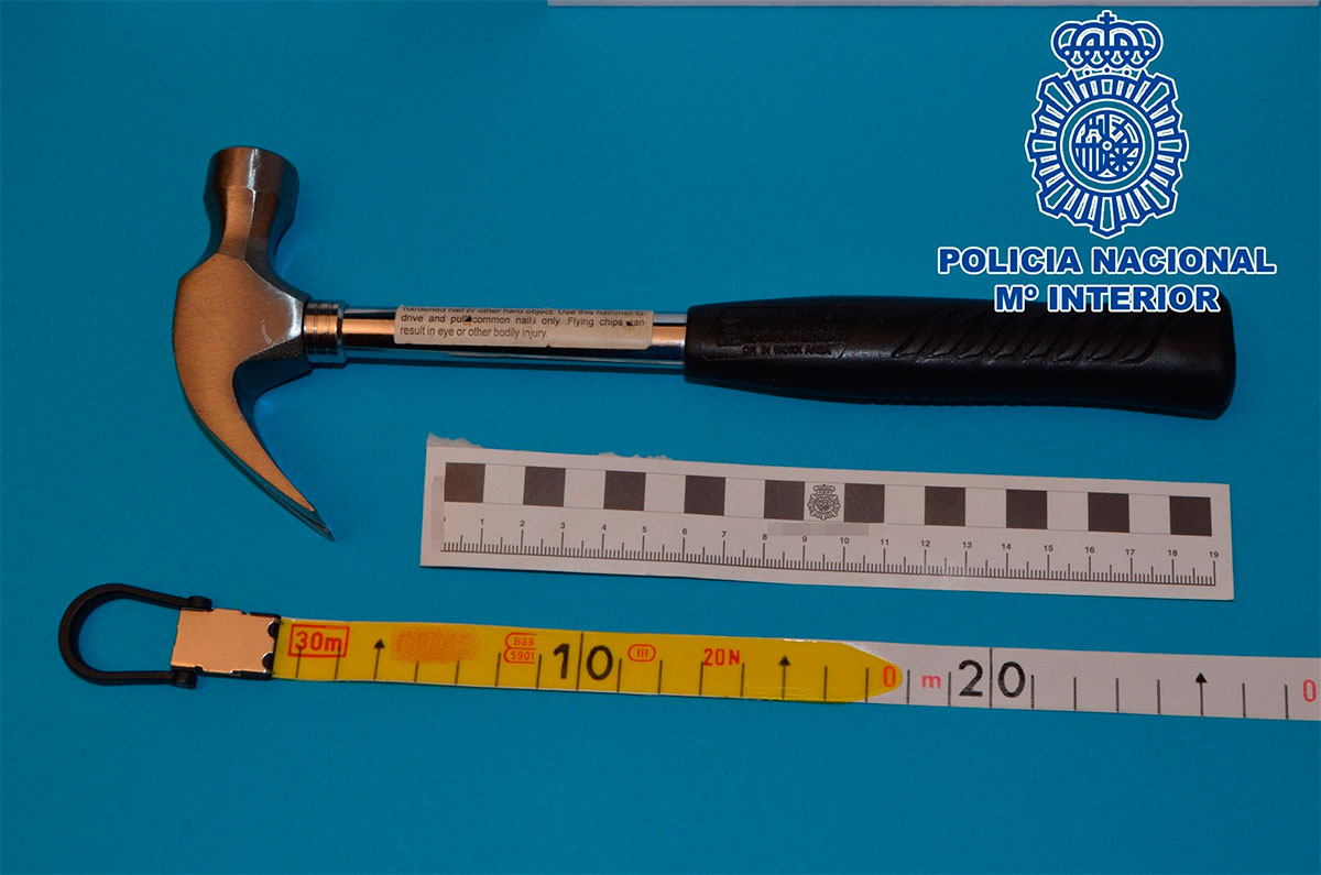 Detenida en Santa Cruz por golpear a su marido con un martillo