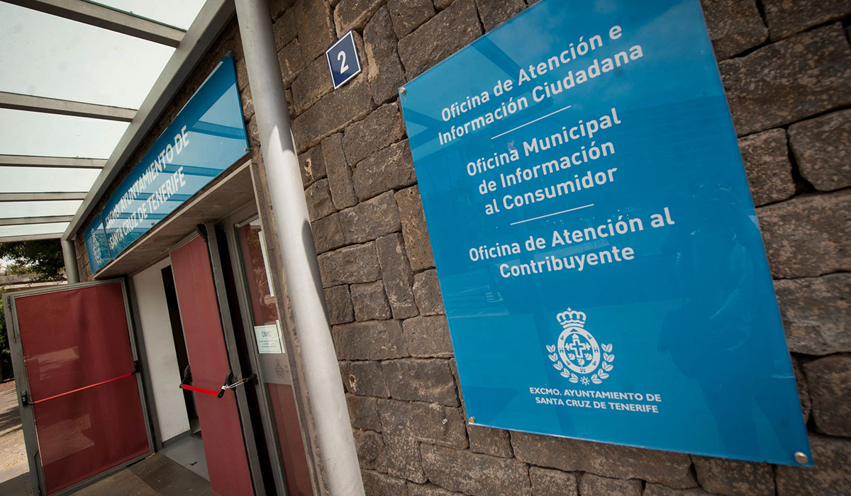 El mayor índice de domicialición ha logrado, según el Ayuntamiento, reducir la presión de contribuyentes en las oficinas municipales, en las que se pueden pagar los impuestos de manera directa. Fran Pallero