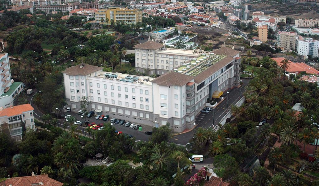 El edificio del antiguo hotel Taoro es propiedad del Cabildo y acogió el Casino entre 1979 y 2006. M. P. P.