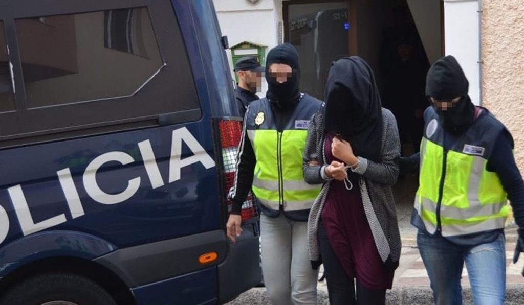 Momento de la detención de Soukaina Aboudrar en Pájara (Fuerteventura) en diciembre de 2015. EUROPA PRESS