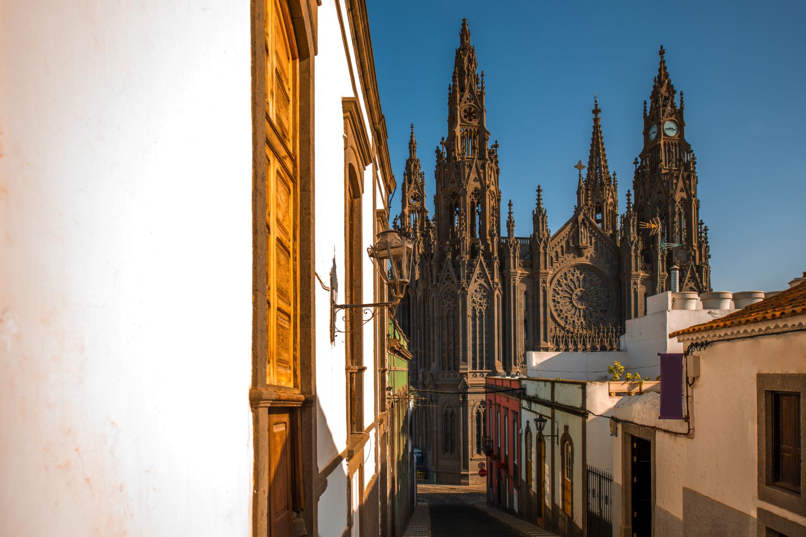 Catedral de Arucas, Gran Canaria | Hand Luggage Only