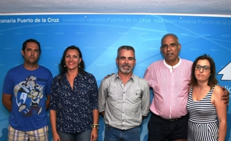Juan Carlos Marrero (centro) junto a los miembros de su nueva ejecutiva. DA