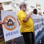 Manifestación en Santa Cruz contra el Gobierno de Canarias en protesta por los vertidos de aguas residuales en aguas del Archipiélago | Andrés Gutiérrez