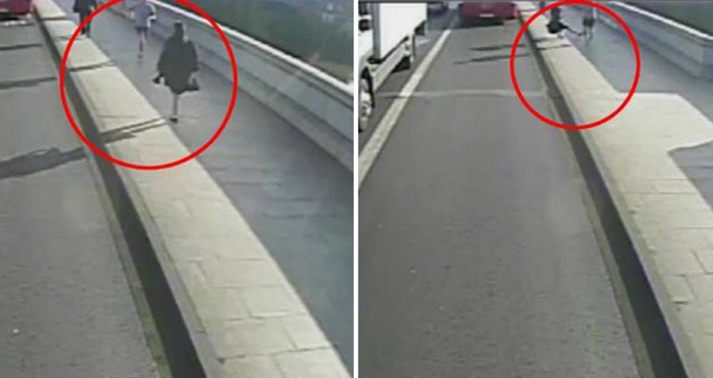 Un runner empuja a la carretera a una mujer en el Puente de Londres | YOUTUBE