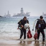 Jornada de limpieza de fondos marinos en la Playa de Las Teresitas | FOTO: Andrés Gutiérrez