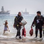 Jornada de limpieza de fondos marinos en la Playa de Las Teresitas | FOTO: Andrés Gutiérrez
