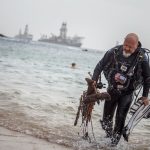 Jornada de limpieza de fondos marinos en la Playa de Las Teresitas | FOTO: Andrés Gutiérrez