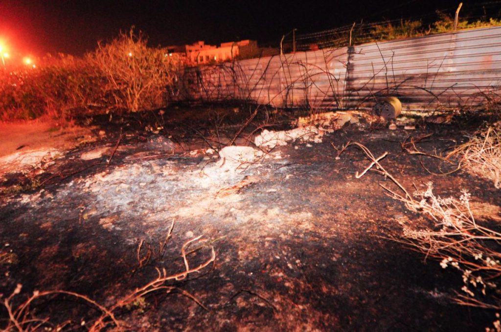 Se quema el depósito municipal de Grúas de La Laguna | Foto: Fran Pallero