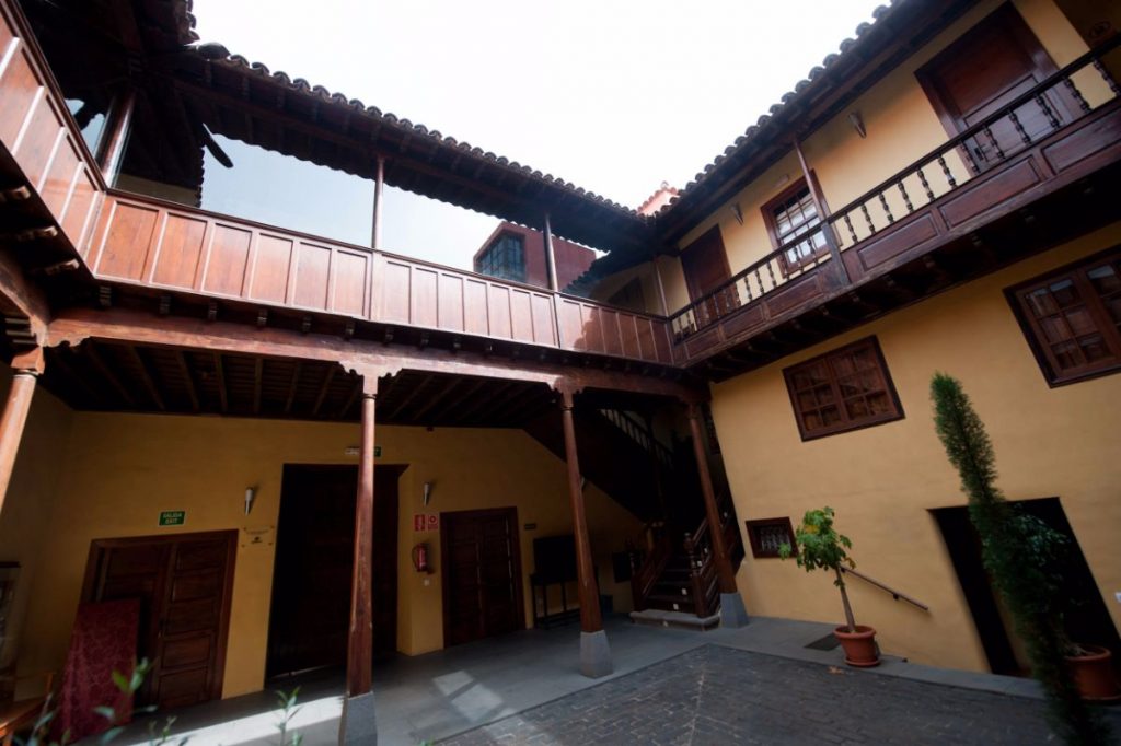 El centro se ubica en una antigua casa canaria restaurada, en el casco de La Laguna. Fran Pallero