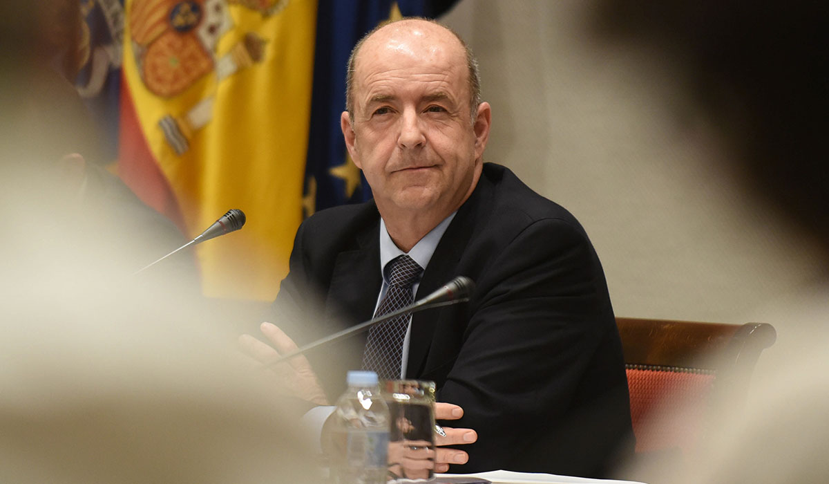 El consejero de Economía, Industria, Comercio y Conocimiento, Pedro Ortega, en la comisión parlamentaria. Sergio Méndez