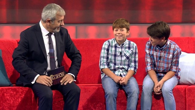 Carlos Sobera, junto a Héctor y Javier, durante el programa. / Telecinco