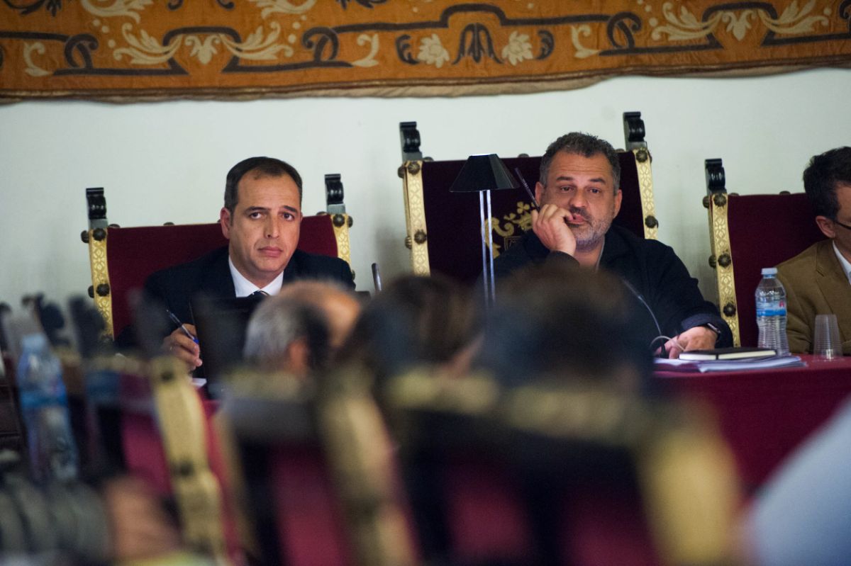 El alcalde de La Laguna, José Alberto Díaz, durante el pleno celebrado ayer en el Ayuntamiento. Fran Pallero