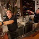 ntre Tapas cuenta con una espaciosa barra y una amplia terraza para degustar desde un pincho a un buen plato. Fran Pallero