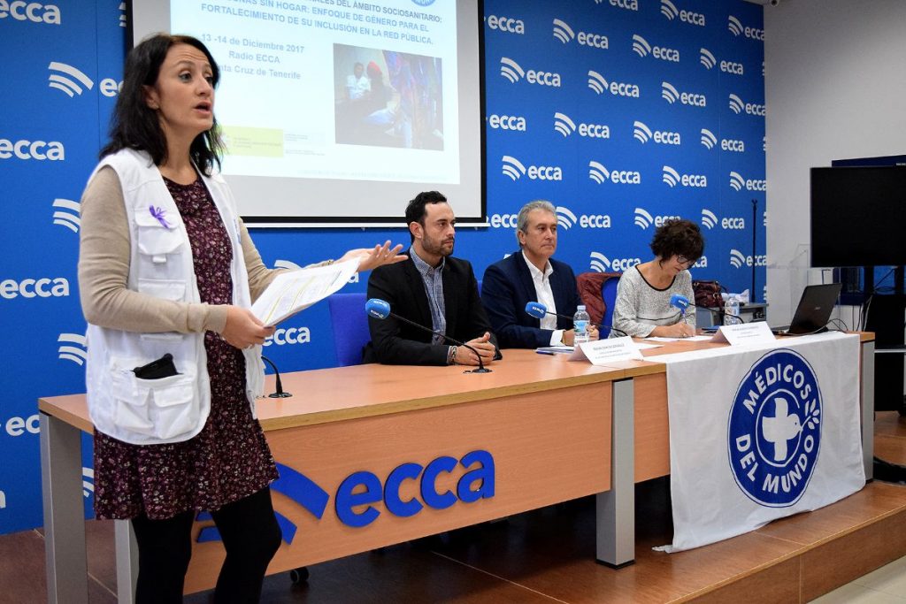 Médicos del Mundo es el organizador de las jornadas centradas en la mujer sin hogar que se celebraron ayer en Santa Cruz. DA