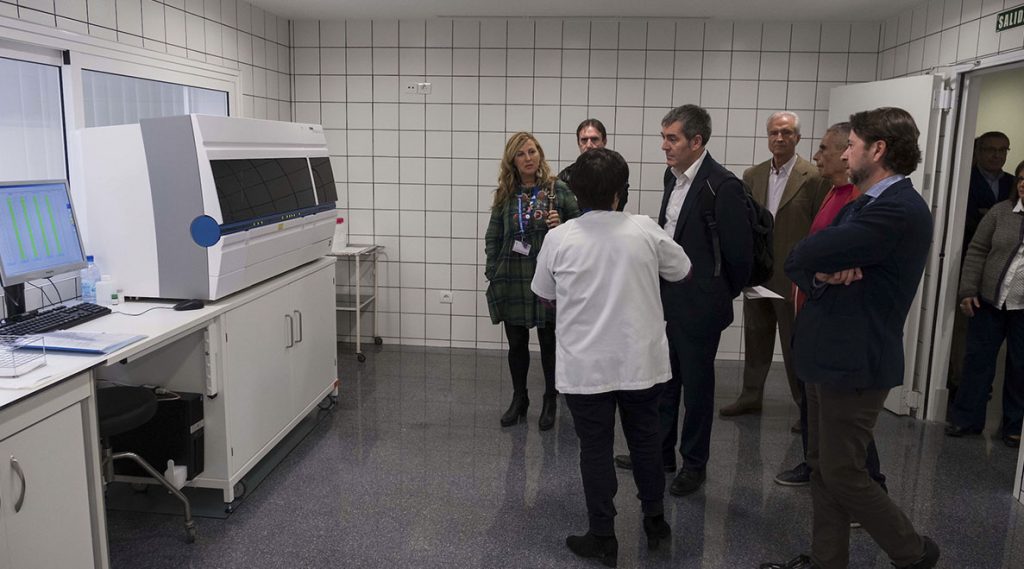 Clavijo, Alonso y Baltar recorrieron todas las instalaciones del que será en un año Hospital del Sur. DA