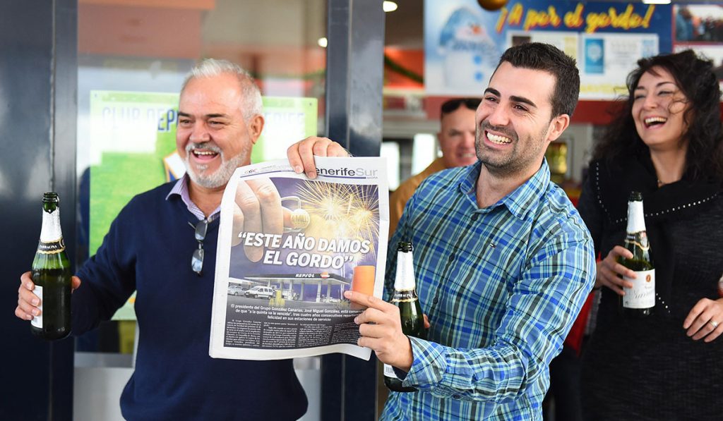 José Miguel González y su hijo José ya apostaban por que este año les caería el Gordo. Sergio Méndez