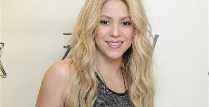 ¿Es Shakira la mujer más elástica del mundo?