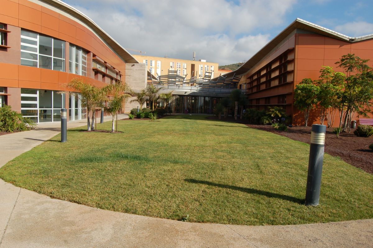 El centro Hospital de Dolores, uno de los ubicados en el municipio de La Laguna. / DA