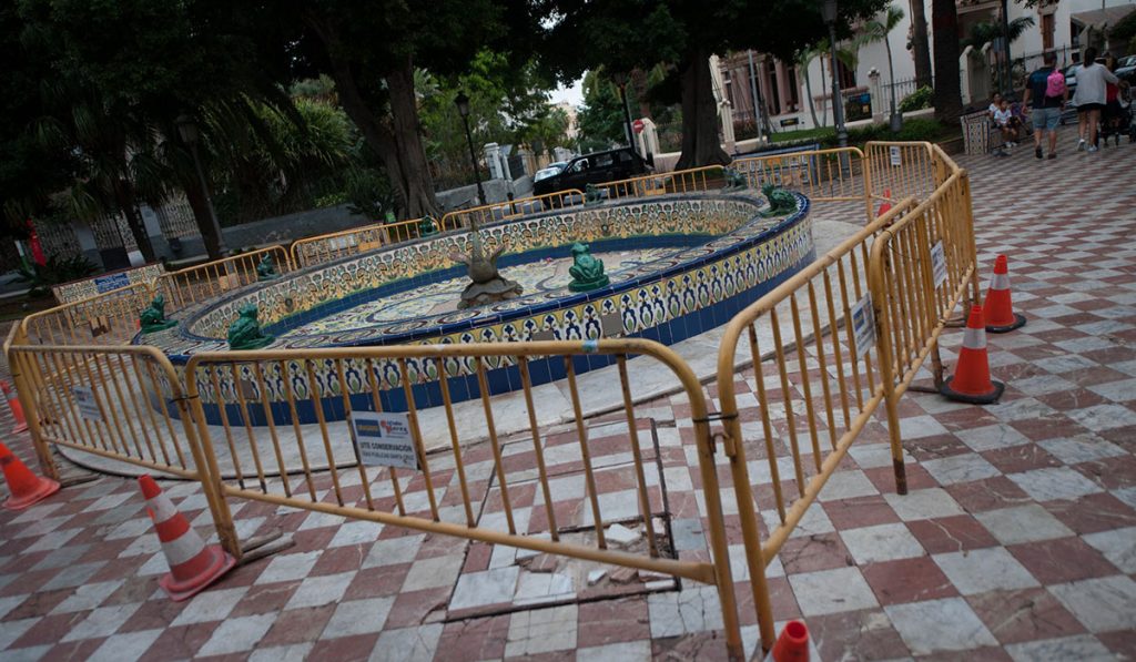 La rehabilitación de la plaza de los Patos se encuentra en marcha desde el pasado mes de diciembre. F. P.