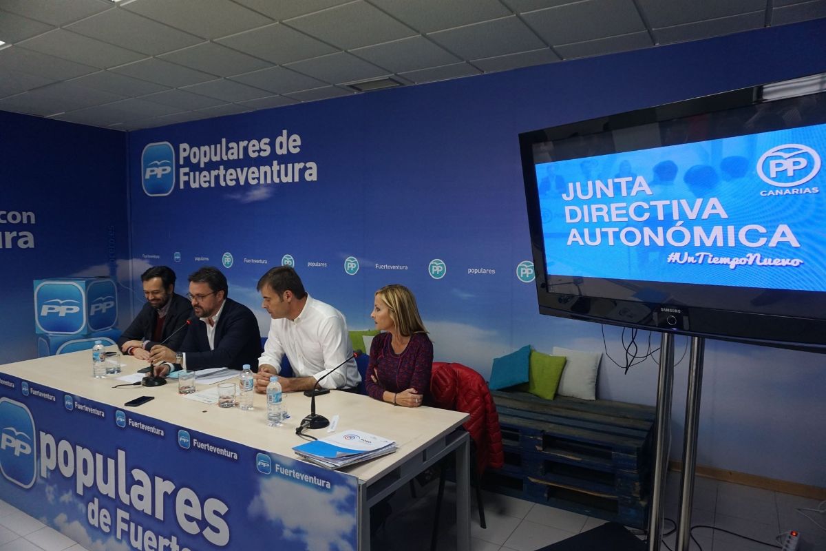 Rueda de prensa tras la reunión de la Junta Directiva Autonómica del PP de Canarias, en Puerto del Rosario. DA