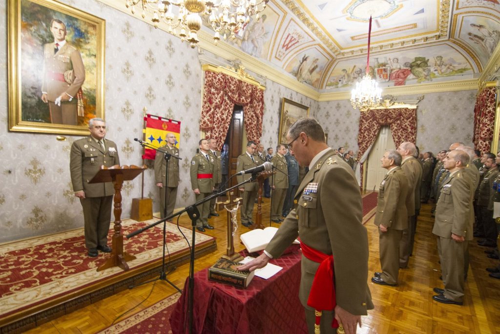 Toma de posesión del cargo del nuevo Jefe del Mando Militar de Canarias. / EP