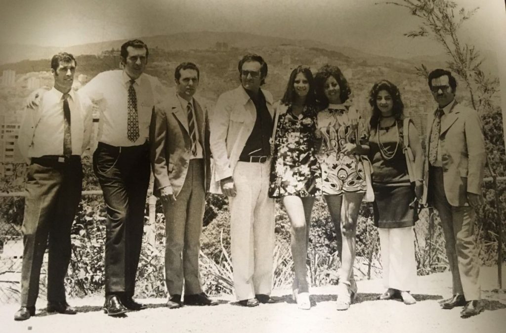 Hogar Canario de Caracas, 1971. En el centro de la foto, Santiago Puig junto a su entonces novia, Noelia, y la hermana de ésta. El tercero, de izquierda a derecha, es Quico Gutiérrez. DA