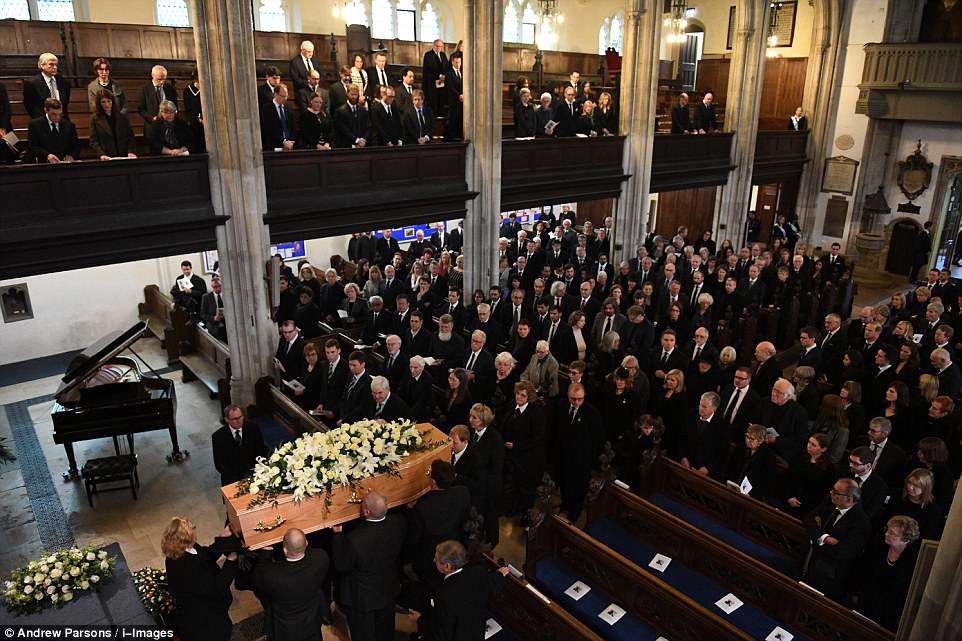 Funeral de Stephen Hawking. / DAILY MAIL