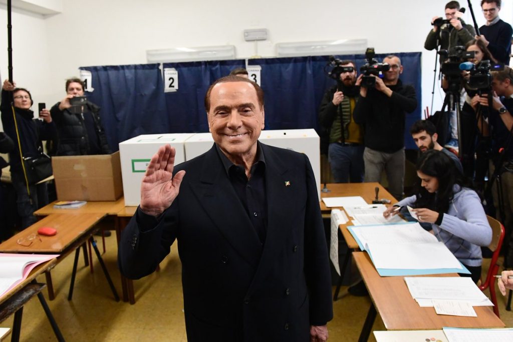 El ex primer ministro italiano Silvio Berlusconi padece leucemia
