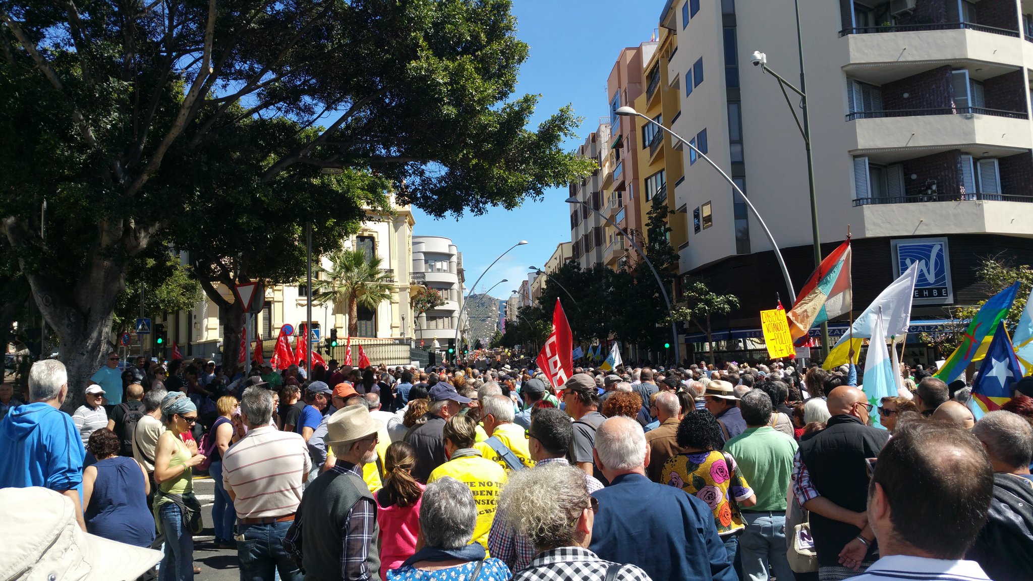 Manifestación en defensa de las pensiones en Santa Cruz. / TWITTER ANC