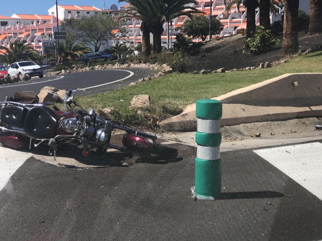 La moto, tras el siniestro. / L@S JARDINER@S