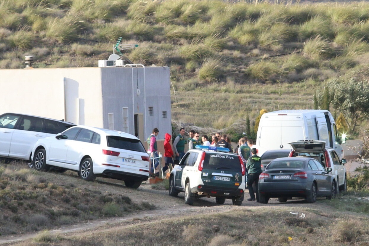 La Guardia Civil traslada a Ana Julia a la finca del valle del Rodalquilar para un nuevo registro. | EP