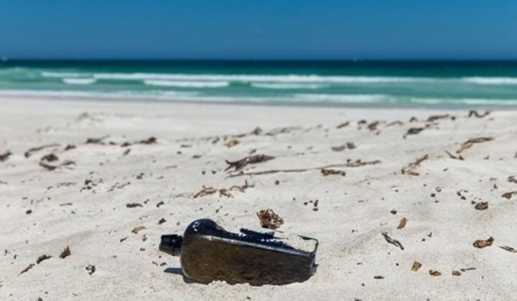 Un mensaje en una botella de 1886, recuperado en una playa australiana