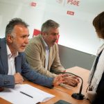 El secretario regional del PSC-PSOE, Ángel Víctor Torres, se reunió ayer con sus colegas insulares en Santa Cruz de Tenerife. Fran Pallero