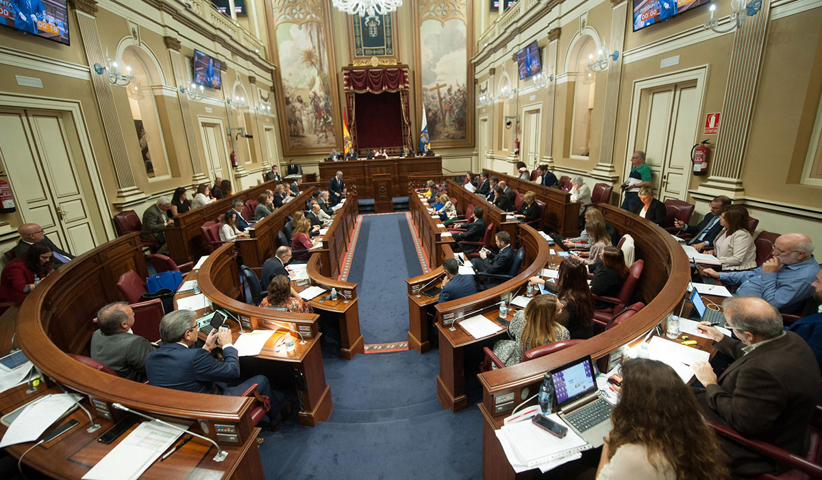 El tercer debate de política general de la novena legislatura del Parlamento de Canarias se desarrolla entre hoy y el jueves. Fran Pallero