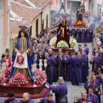 Las procesiones en La Orotava congregan a miles de personas, tanto vecinos como turistas. DA