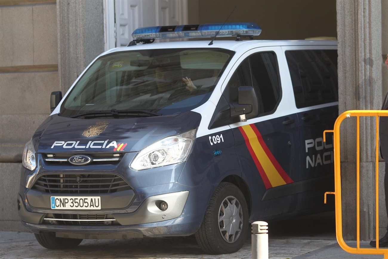 La policía traslada al Tribunal Supremo a Jordi Sànchez, Junqueras y Jordi Cuixart. | EP