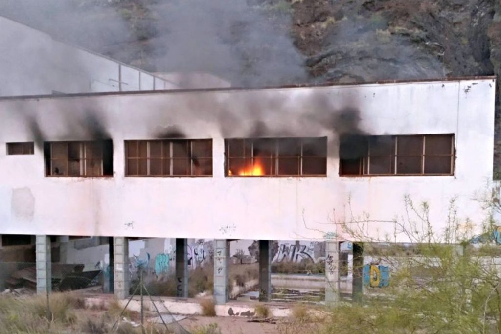 Incendio en el balneario de Santa Cruz. / Sergio Méndez