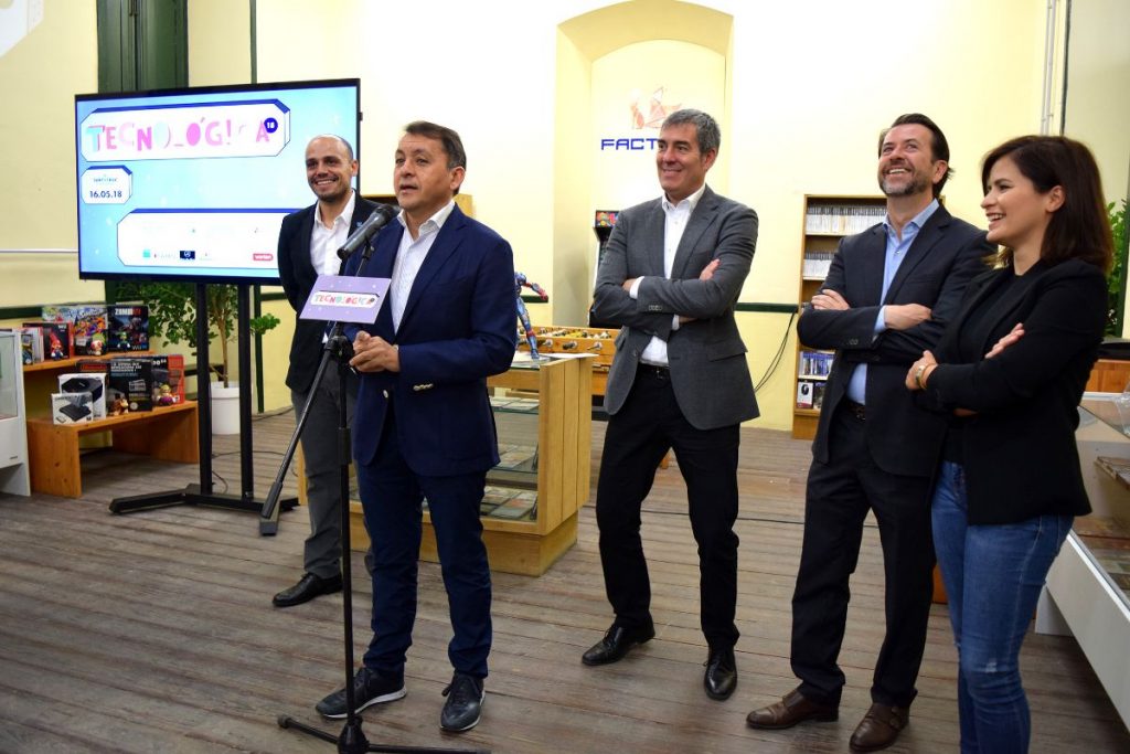 El alcalde de Santa Cruz, José Manuel Bermúdez, presentó los detalles de la octava edición de 'Tecnológica' en la sede de la Factoría de Innovación. | DA