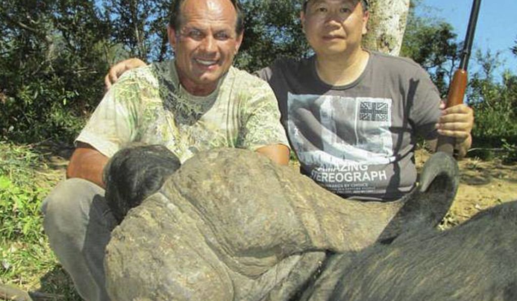 Claude Kleynhans, popular cazador de Sudáfrica. Daily Mail