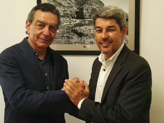 El director de Marketing Corporativo y Comunicación de Ávoris, Ricardo Fernández, y el consejero de Turismo del Cabildo, Alberto Bernabé