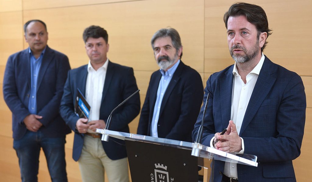 Carlos Flores, Antonio García Marichal, Manuel Cendagorta y Carlos Alonso, ayer en la presentación del proyecto. Sergio Méndez