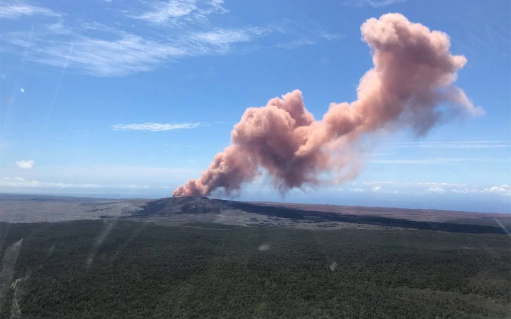 VOLCÁN HAWAI ERUPCIÓN