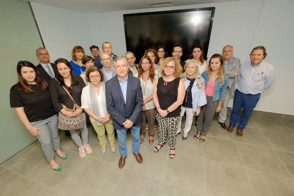 Foto de grupo de varios redactores del Primer Plan de Salud de Canarias. | DA